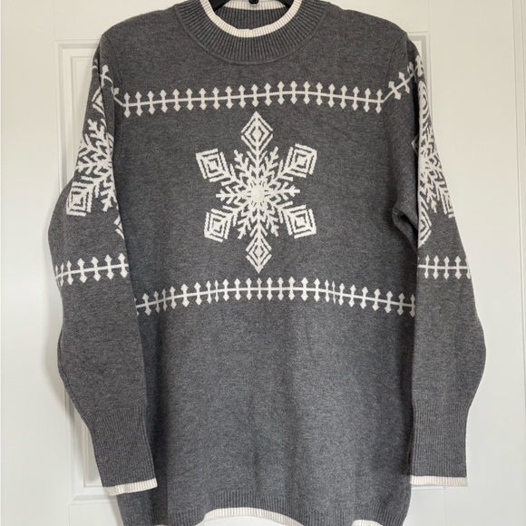 NorthStyle Sweaters - North Style Gray Snowflake Sweater